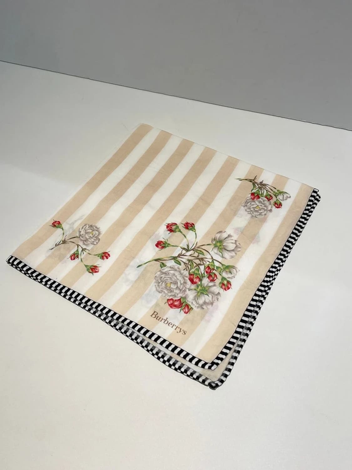 버버리 00s 시그니처 재팬 플라워 쁘띠 반다나 손수건 A1214 상품이미지3