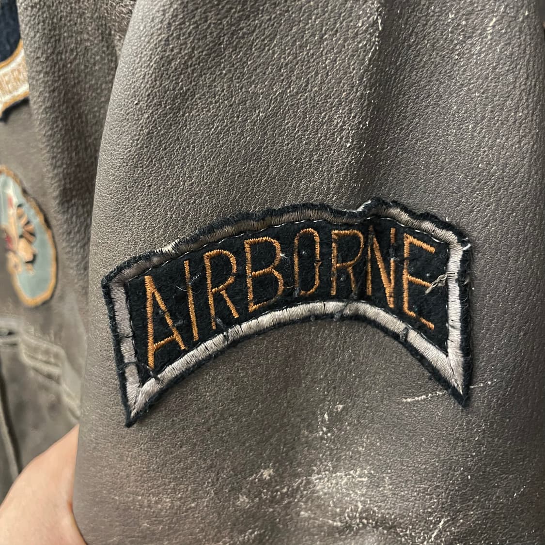 USA 빈티지 U.S ARMY 항공 패치 에어본 봄버 리얼 레더 자켓 상품이미지5