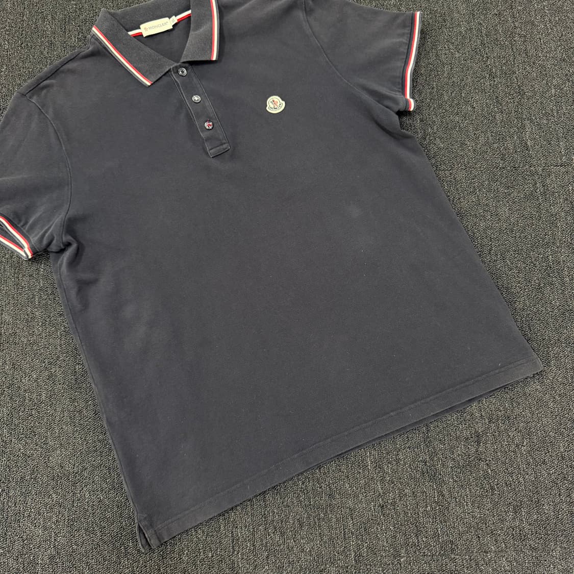 몽클레어 카라 네이비 반팔티 상품이미지3