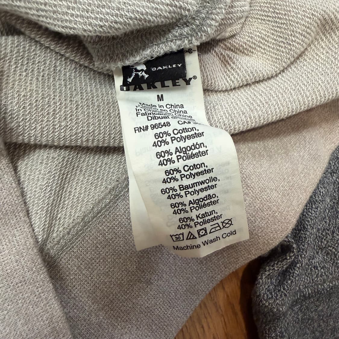 오클리(Oakley)의 그레이 컬러 블록 래글런 스웻셔츠 상품이미지3