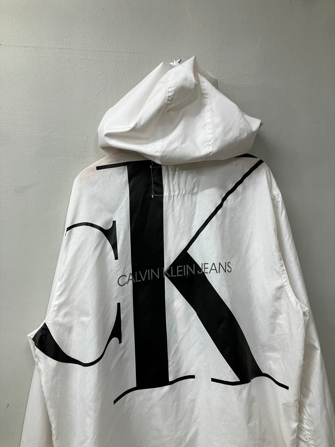 CK 캘빈클라인 빅로고 바람막이 자켓 상품이미지2