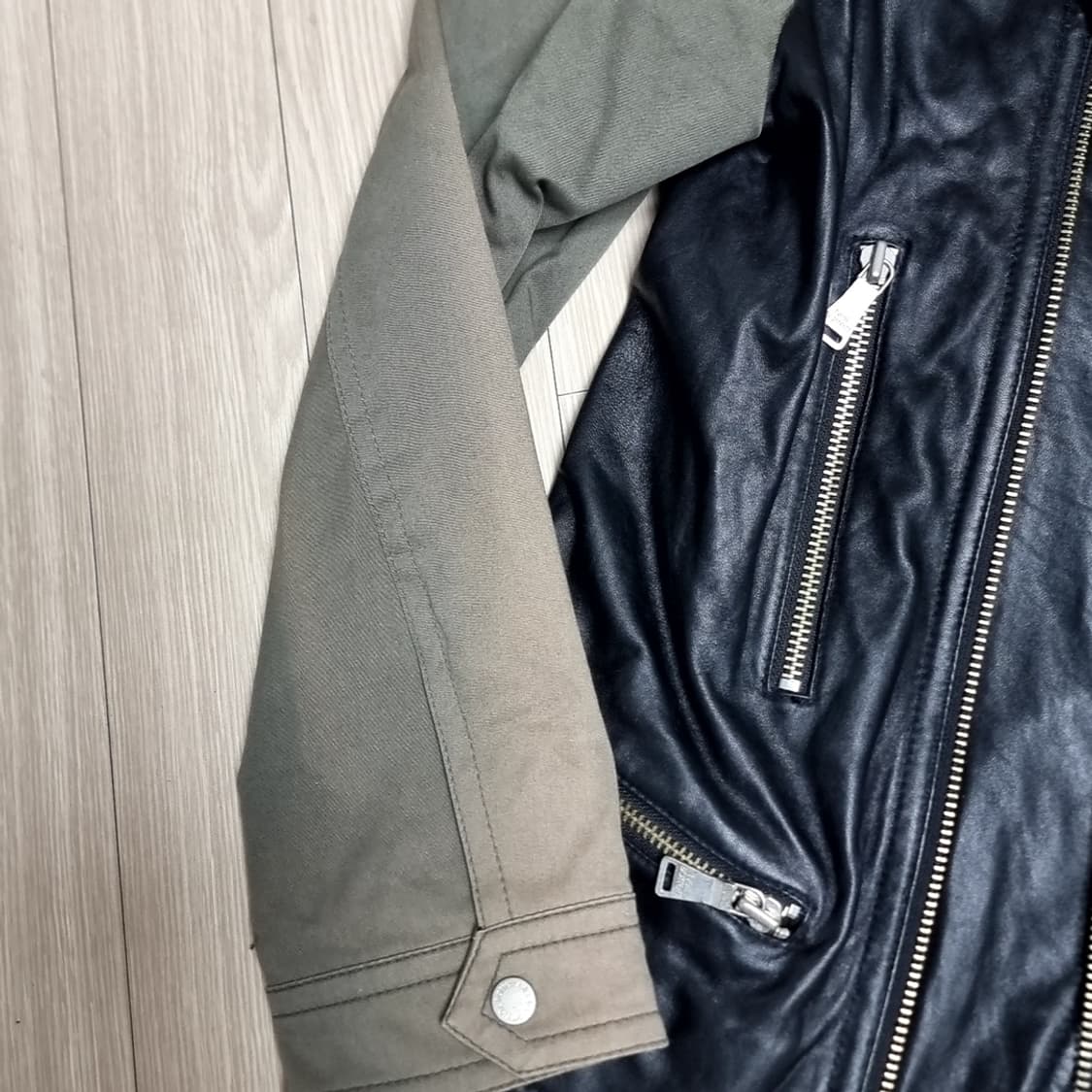닐바렛 유아인 블랙 가죽 배색 라이더 자켓(M) 상품이미지3