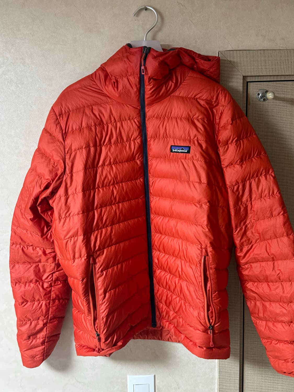 파타고니아 다운스웨터 후디 상품이미지1