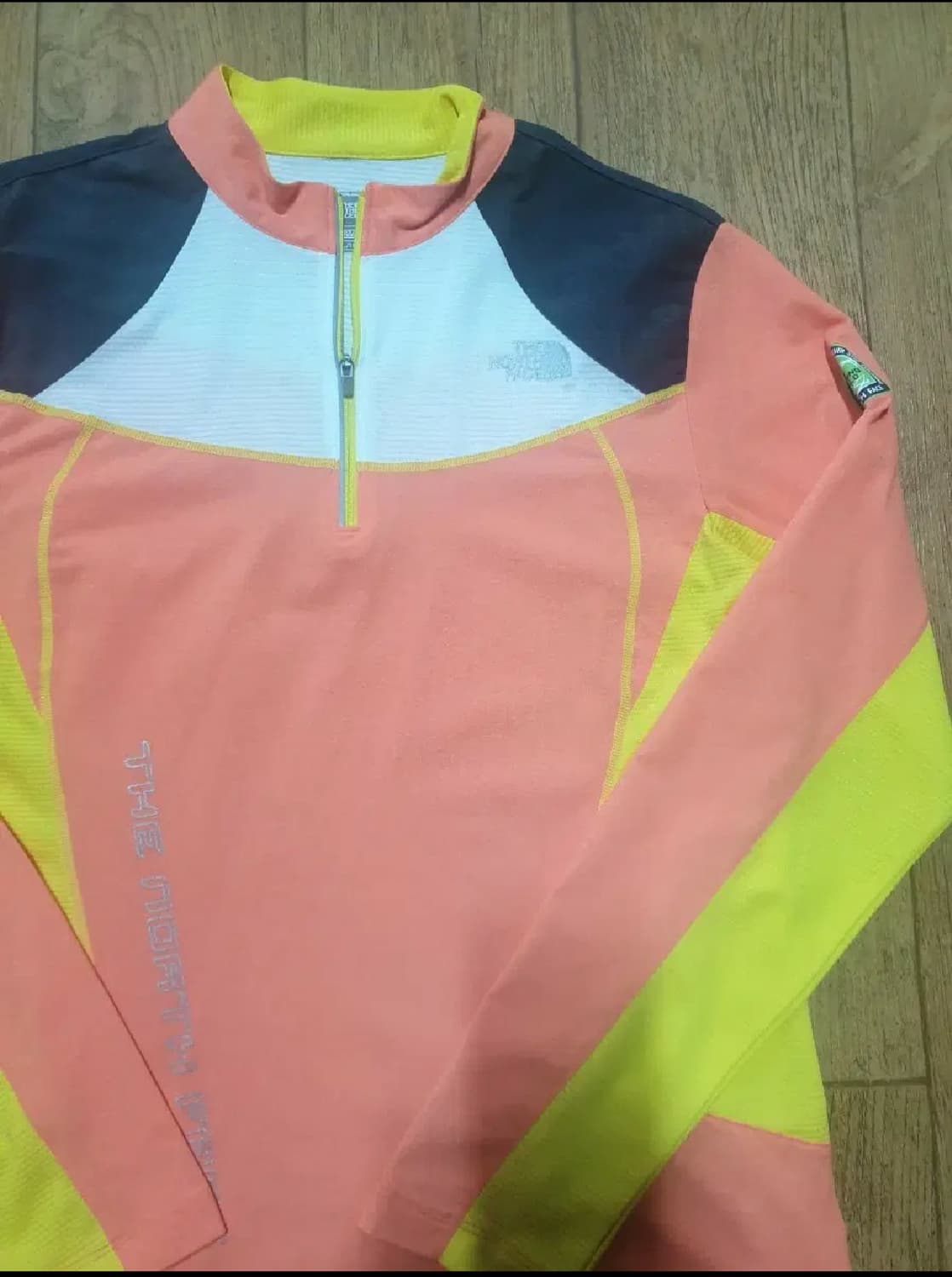 노스페이스 아웃도어 반집업 95 사이즈입니다 상품이미지3