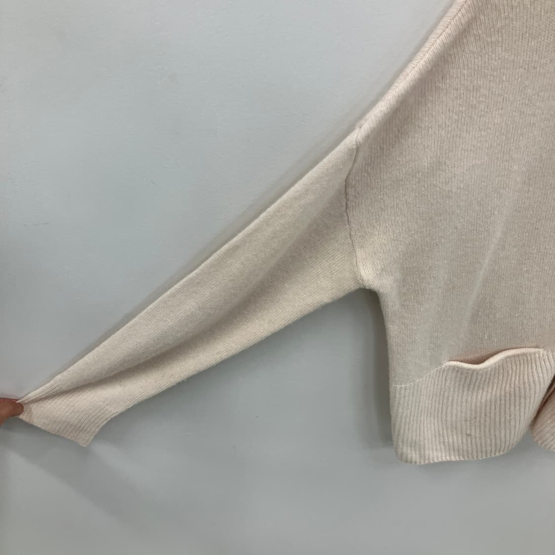 질샌더 아이보리 브이넥 가디건 상품이미지4