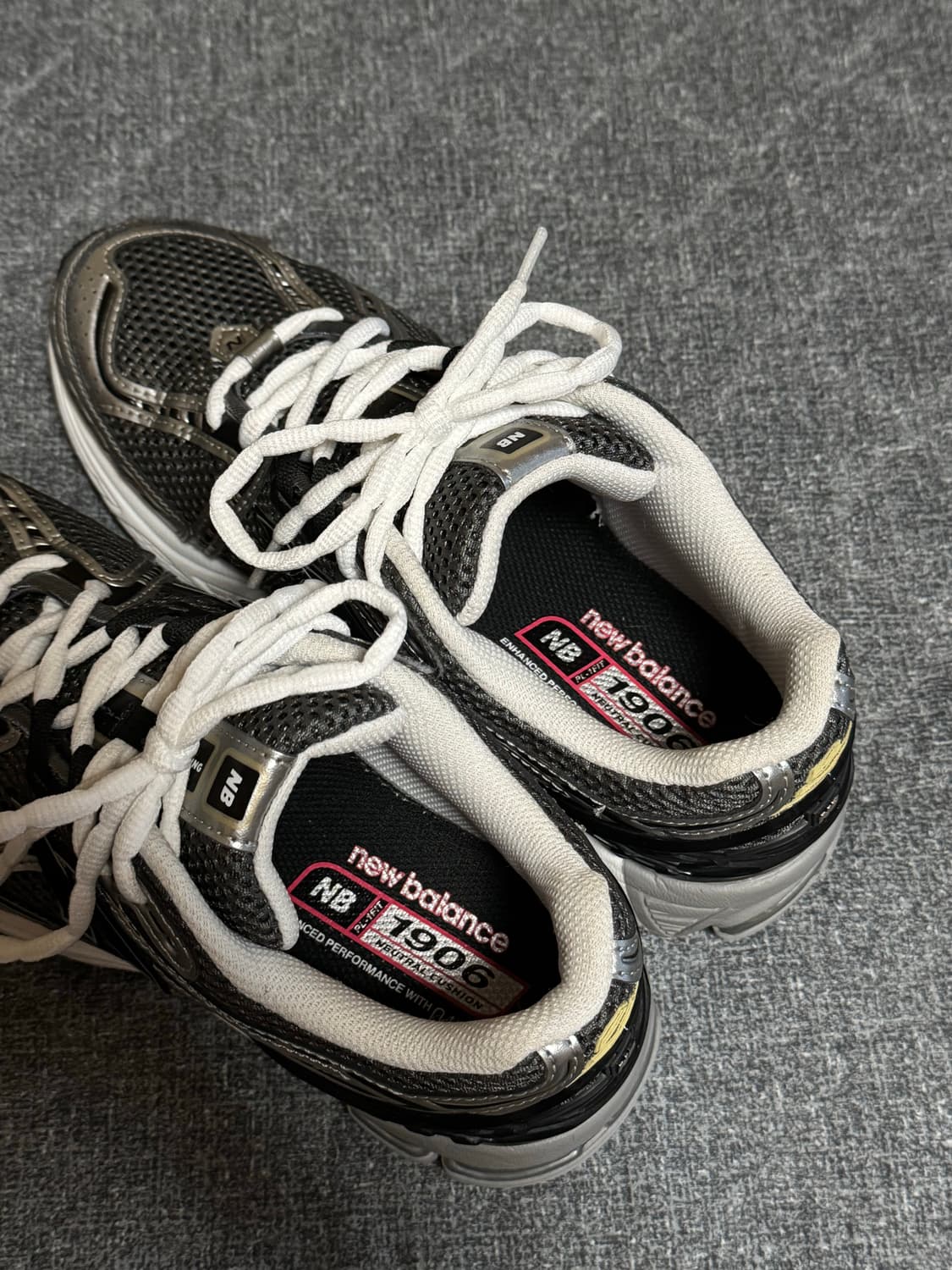 뉴발란스 1906 실버 메탈릭 255 상품이미지6