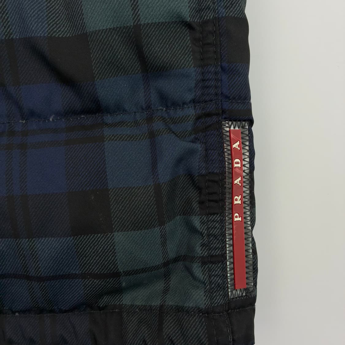 Prada 프라다 90‘s 스포츠 블랙워치 푸퍼 패딩 상품이미지2