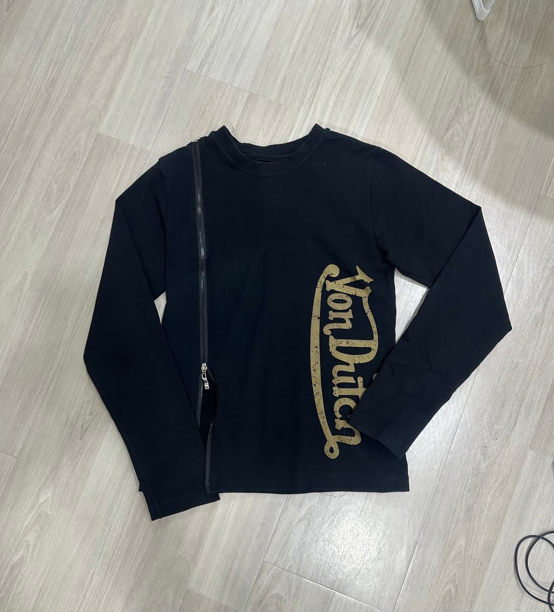 본더치 지퍼 포인트 티셔츠 상품이미지1