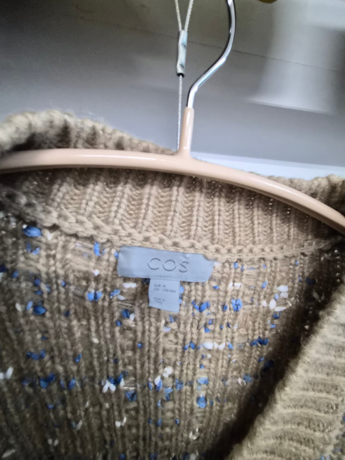 COS 프린지 트위드 니트 가디건 . 카고데님  버뮤다팬츠 상품이미지3