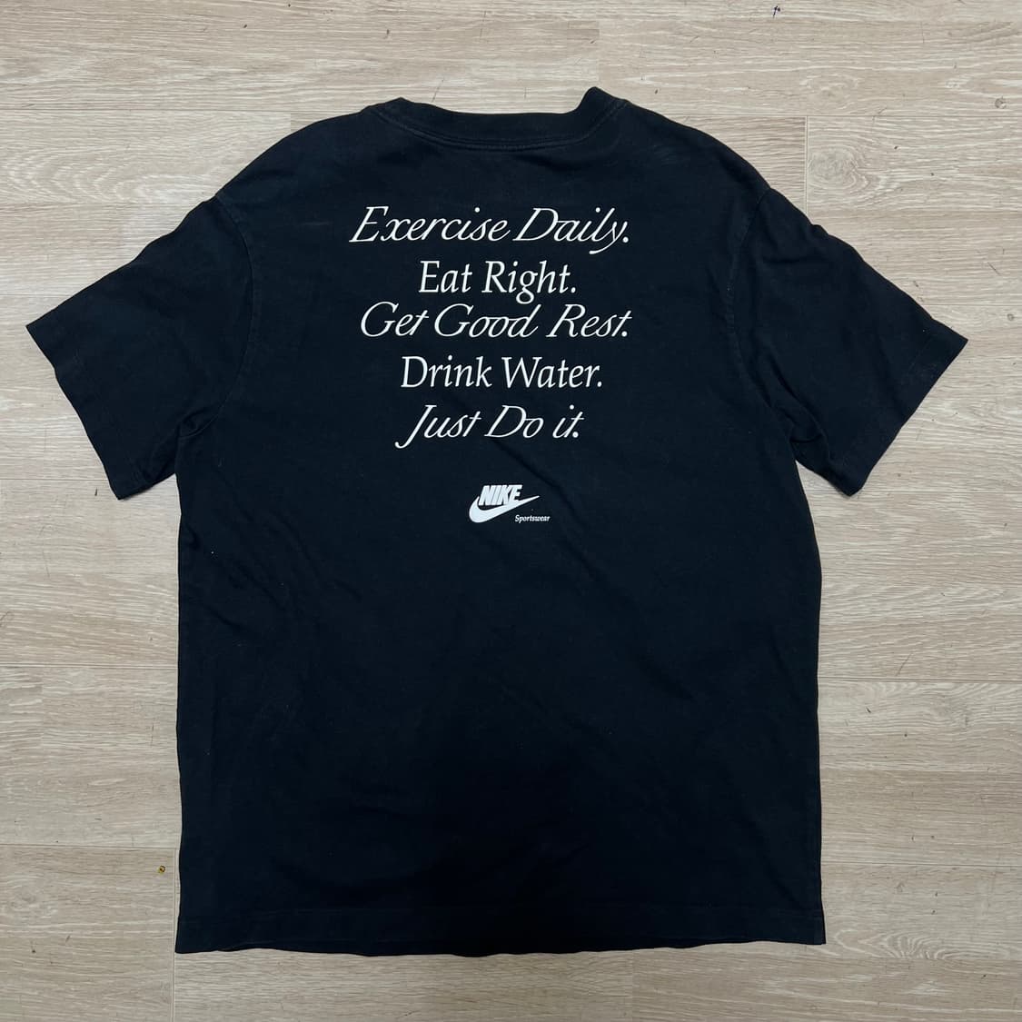 나이키 스포츠웨어 백프린팅 루즈핏 반팔 티셔츠 [블랙] M/95 상품이미지5