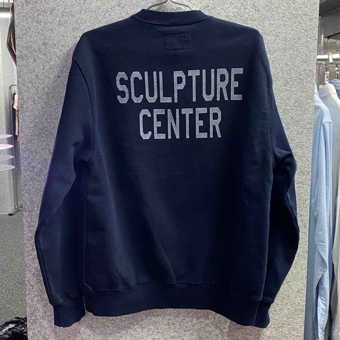 칼하트wip x 뉴발란스 빅로고 네이비 맨투맨B3203 상품이미지3