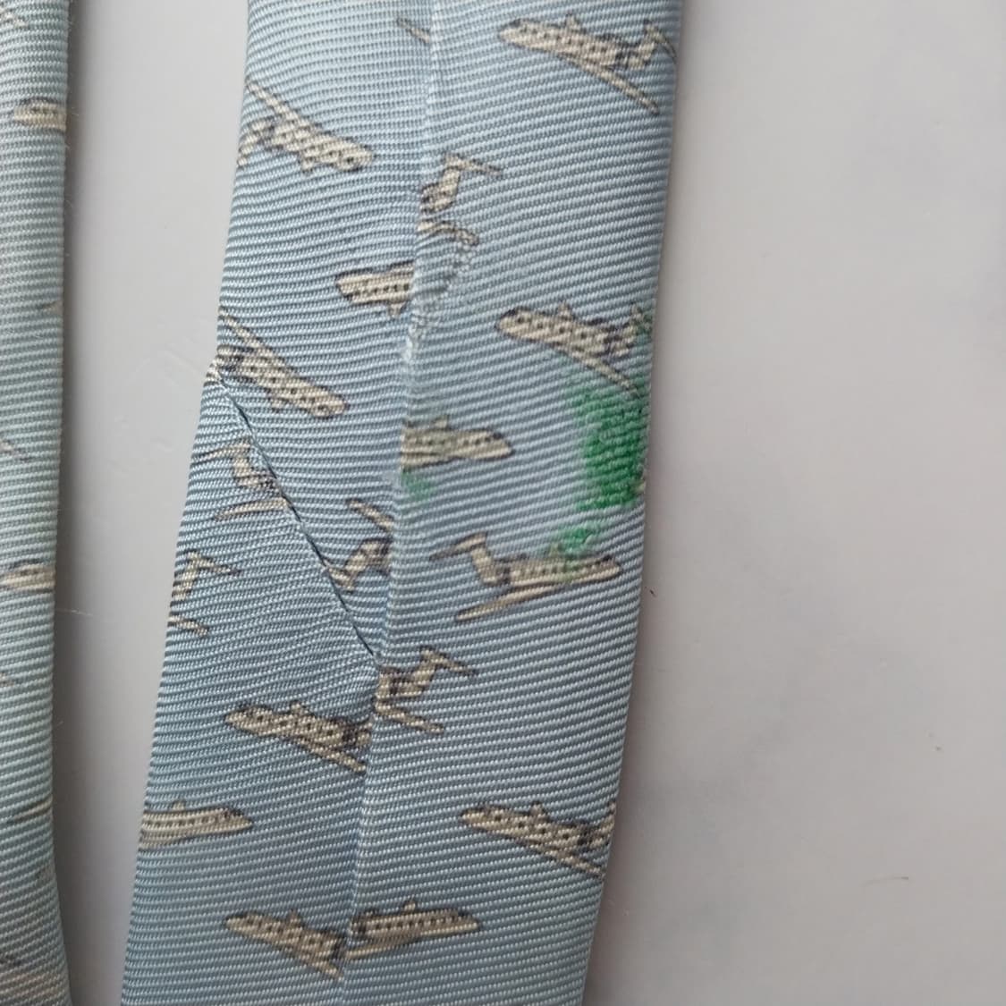 베르사체 실크 스카이블루 패턴 넥타이 9cm B등급 K1076
 상품이미지8