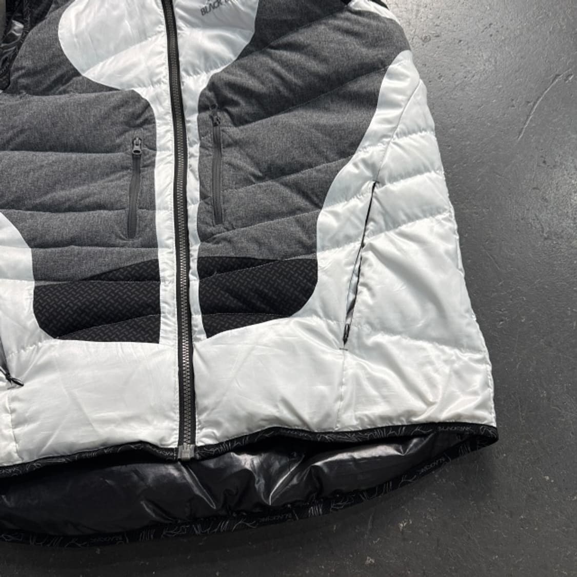 105 블랙야크 패딩조끼  상품이미지3