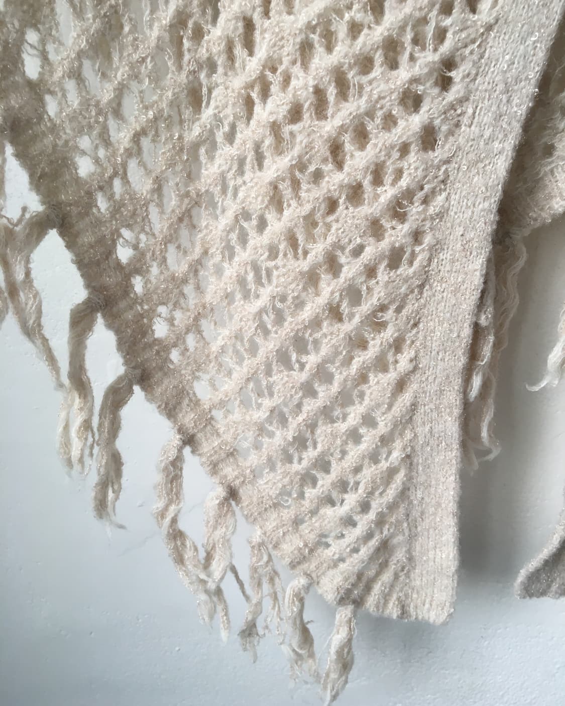 Fringe knit cape 상품이미지4