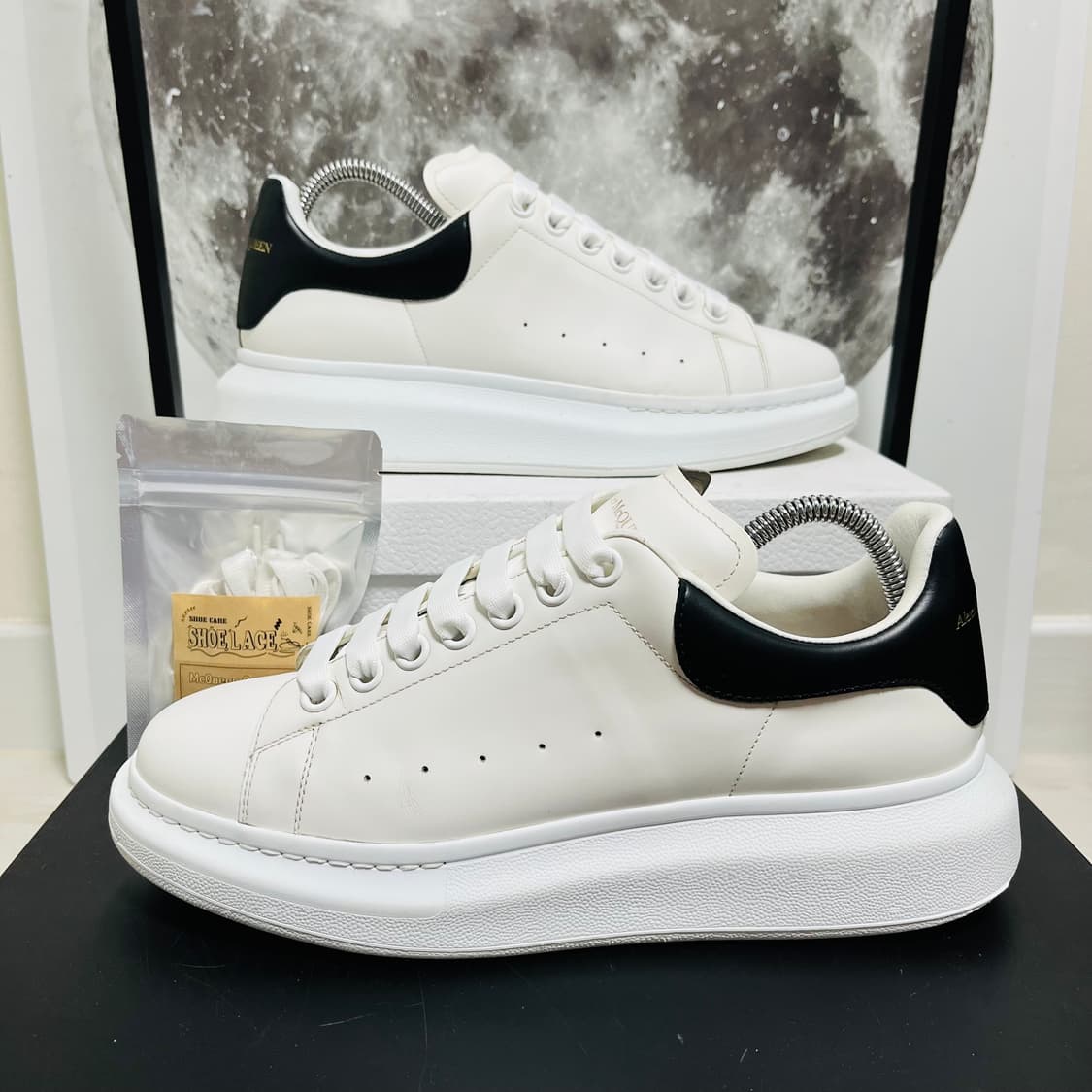 정품 41.5) 알렉산더 맥퀸 오버솔 스니커즈 265~270 상품이미지1