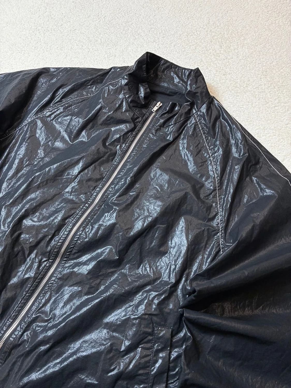 마뗑킴 우먼스 블랙 글로시 오버핏 자켓 PN6883 상품이미지5