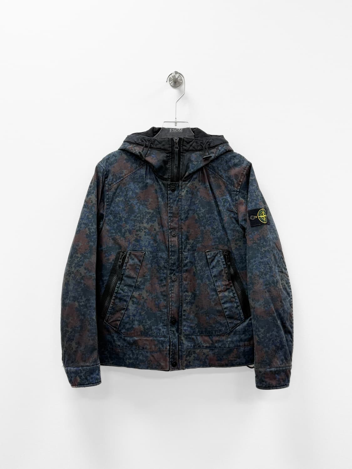 스톤아일랜드 Raso Gommato 카모 프린트 패딩 자켓 상품이미지1