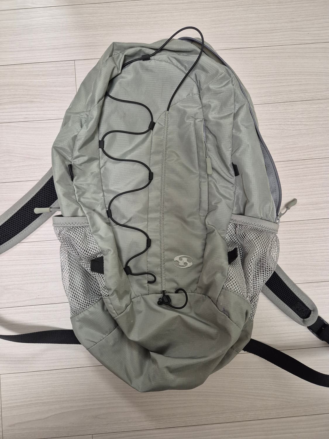 산산기어 백팩 그레이 23fw 상품이미지2