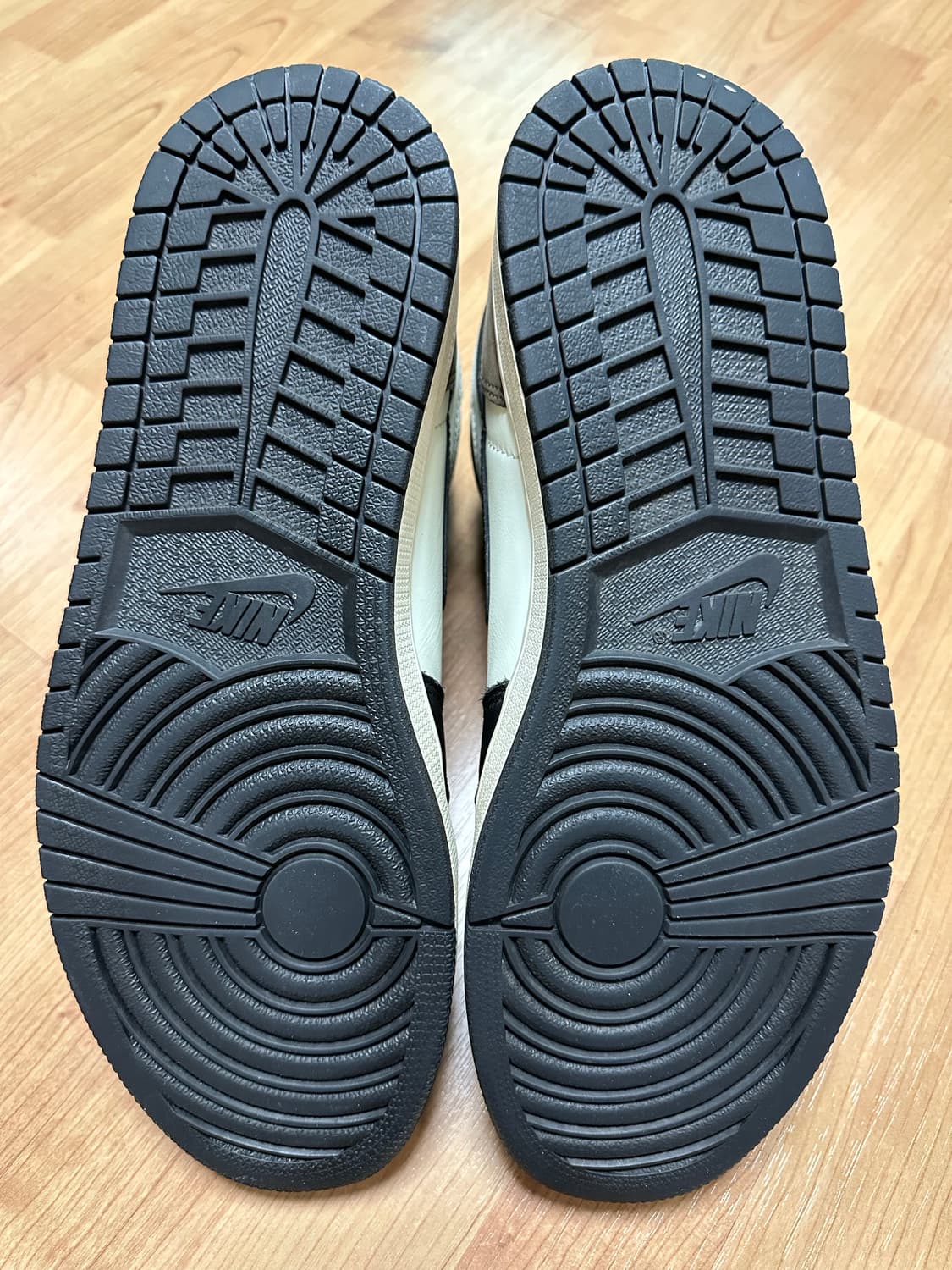 조던1 하이 다크모카 풀박스 상품이미지5