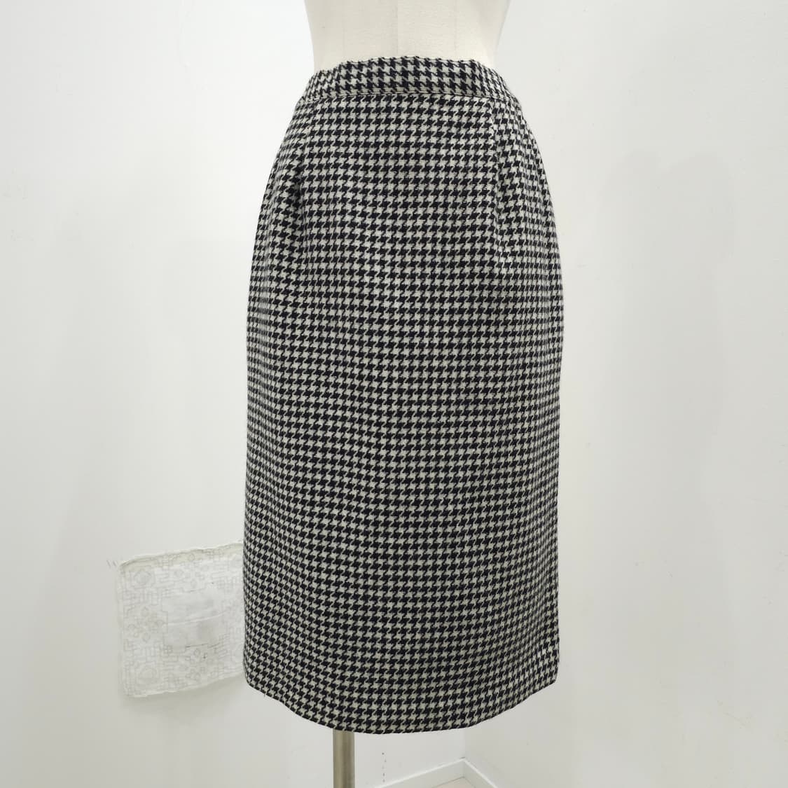 하운드투스 체크 울 H라인 스커트 상품이미지1