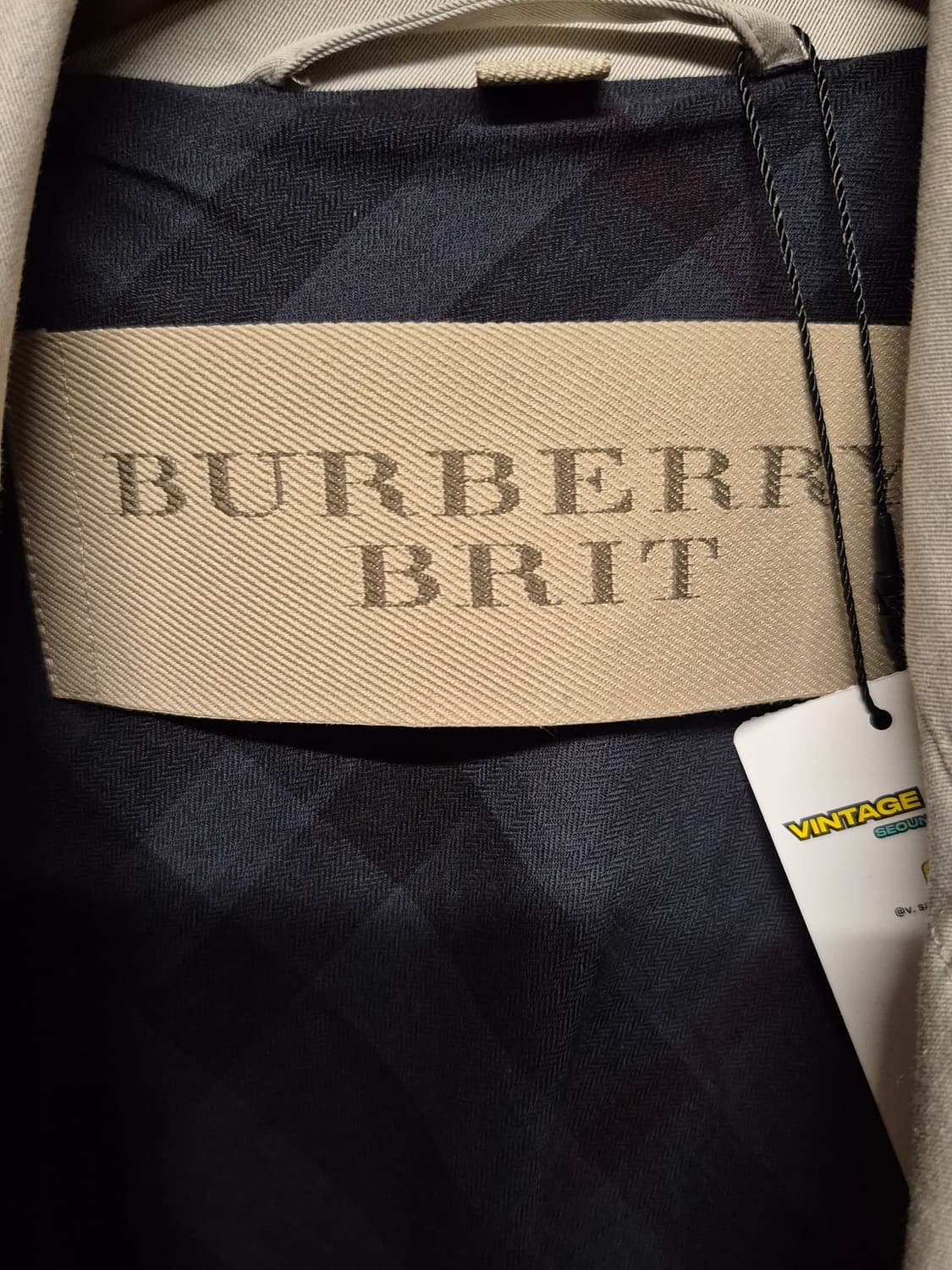 BURBERRY BUTTON TRENCH COAT 상품이미지6