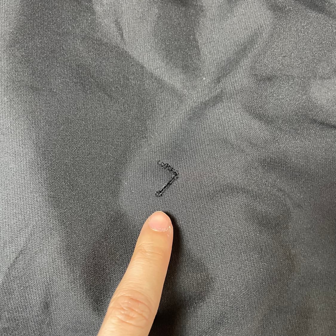 아식스 사이드 풀로고 블랙 후드 롱 바람막이패딩 105 상품이미지4