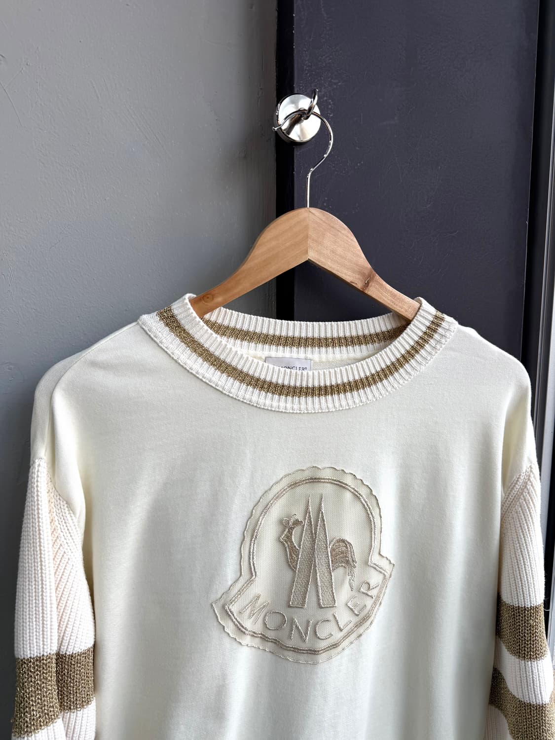 95~100/ 몽클레어 빅로고 스웻 니트 상품이미지4