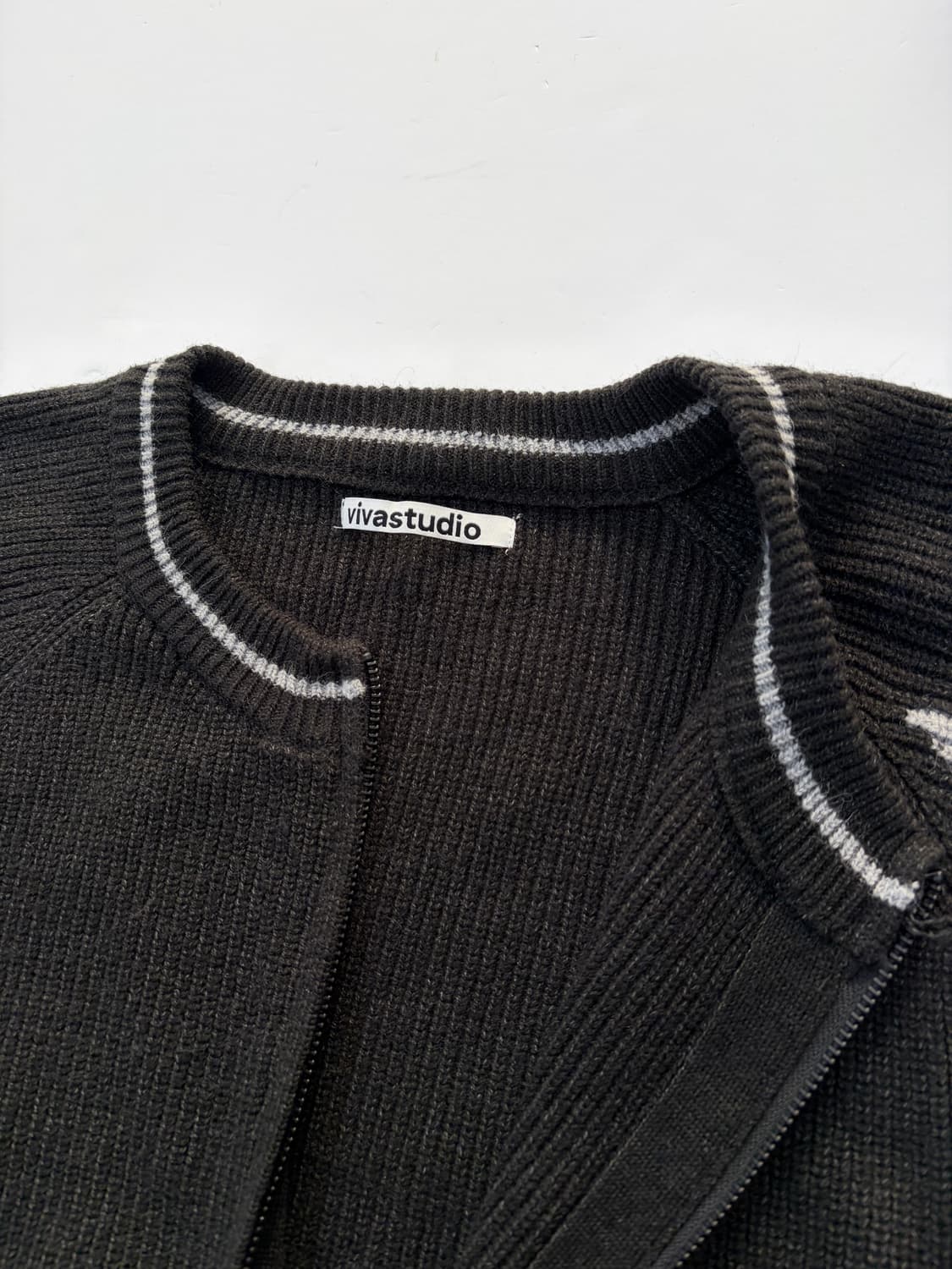 Vivastudio 투톤 니트 집업 가디건 상품이미지3