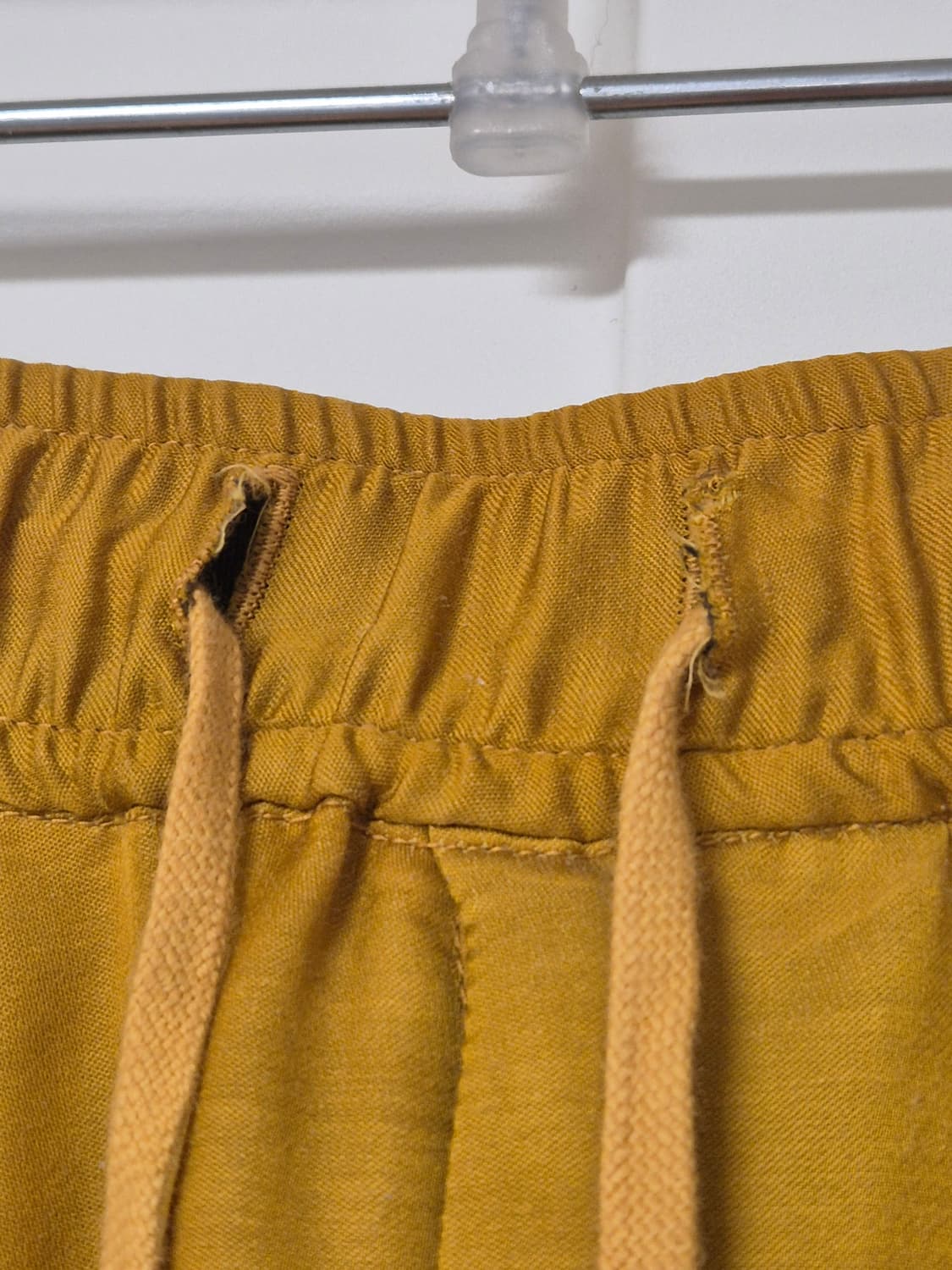 (2)율리우스 JULIUS 23SS 새틴 플레어 팬츠 옐로우 상품이미지5