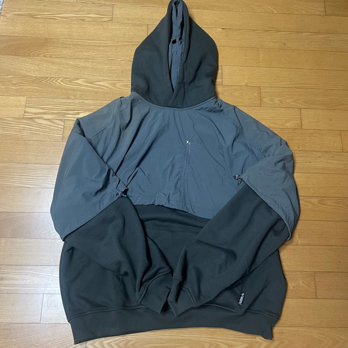 [XL] 아조바이아조 레이어드 나일론 후디 차콜 상품이미지5