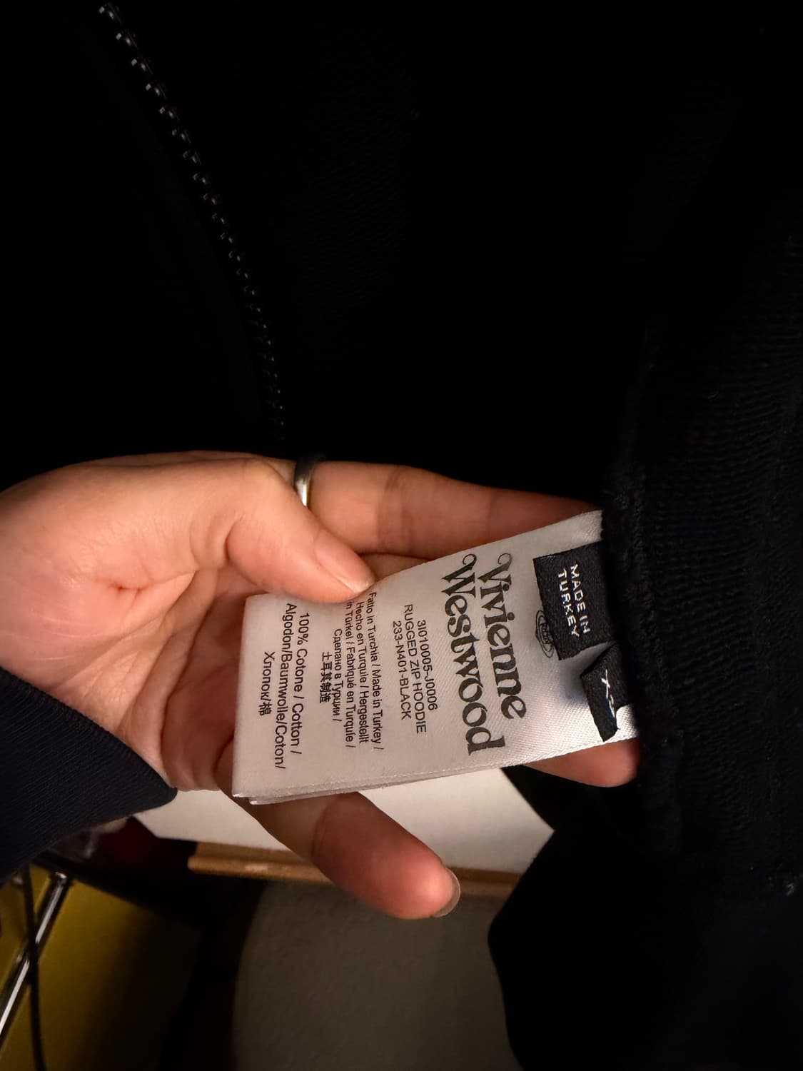 비비안웨스트우드 러기드 블랙 후드집업 상품이미지3