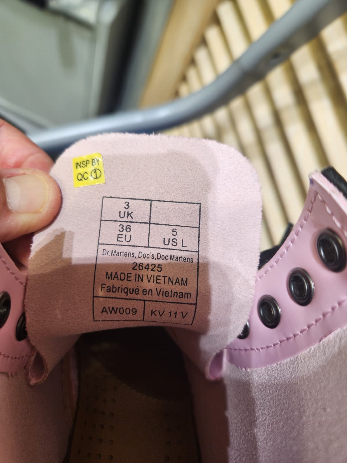 닥터마틴 1460 페이던트 핑크 8홀 부츠 (딸기우유색) 상품이미지2