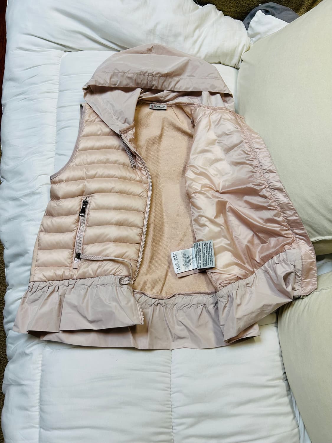 몽클레어 여성 후드 다운 베스트 패딩(0/44) 상품이미지7