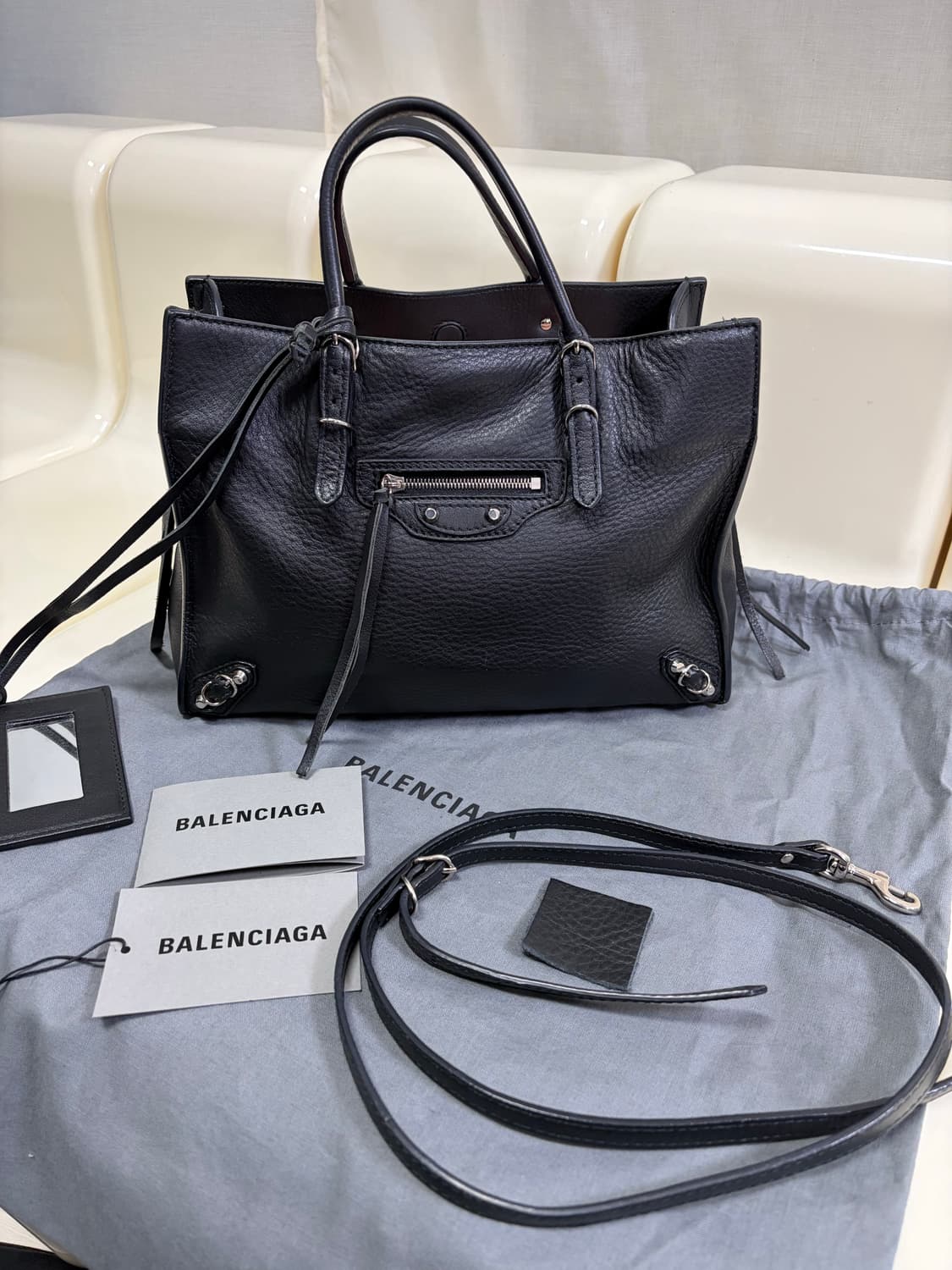 [A+ 정품] 발렌시아가 파피에르 A6 모터백 상품이미지2