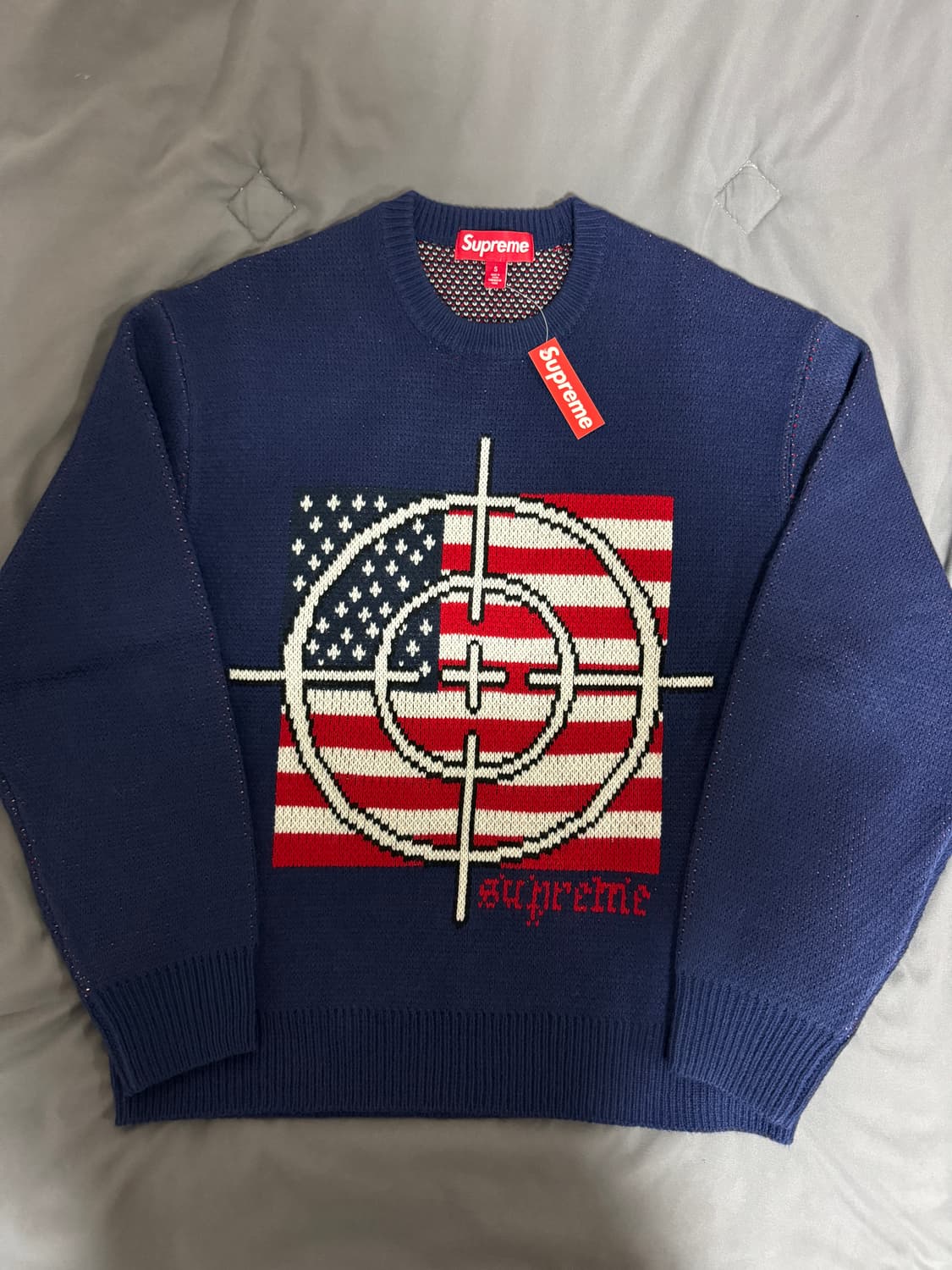 슈프림 타겟 스웨터 네이비 S 상품이미지1