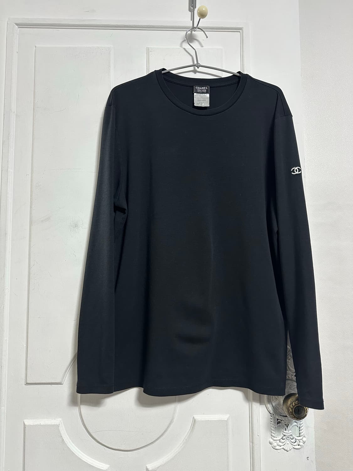 샤넬 유니폼 암 로고 롱슬리브티 상품이미지1
