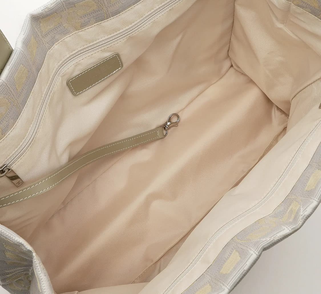 [S급] 샤넬 뉴 트래블 토트백 판매합니다!!! 상품이미지8