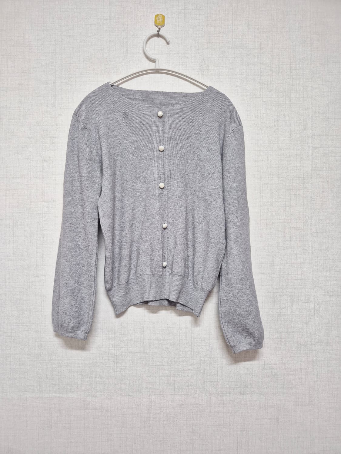 그레이 진주 단추티셔츠 상품이미지1