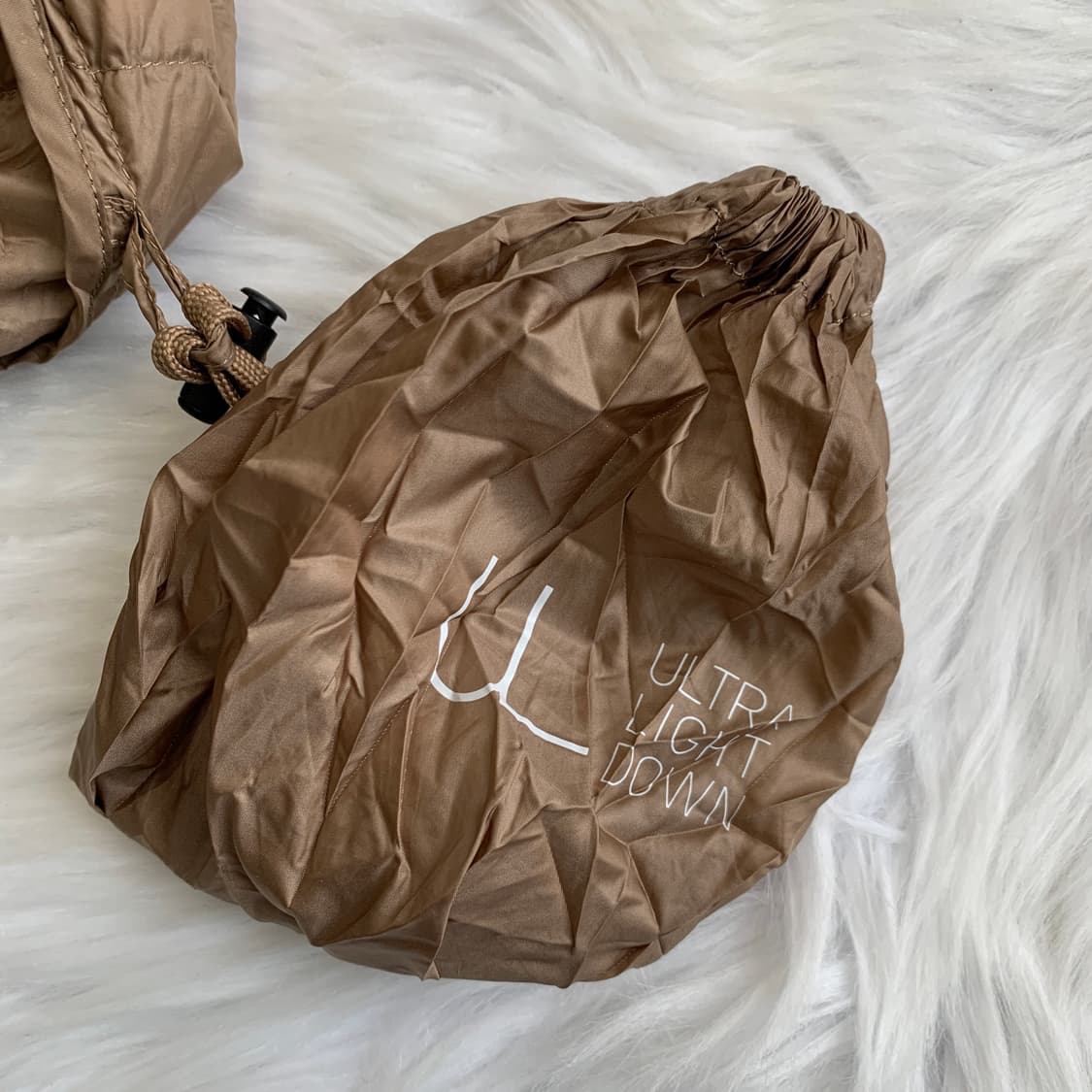 일본 유니클로 여성 슬림 라인 경량 패딩 1743 상품이미지7