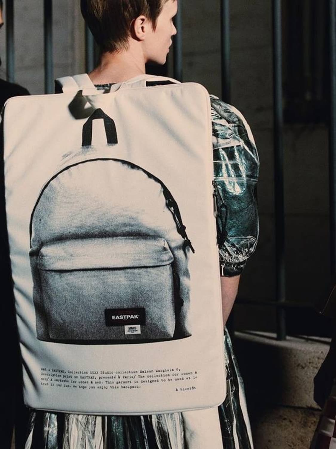 MM6 Maison Margiela X 이스트팩 포스터 그래픽 프린트 백 상품이미지1