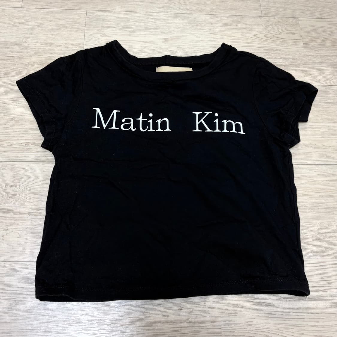 마뗑킴 블랙 로고 크롭 티셔츠 상품이미지3