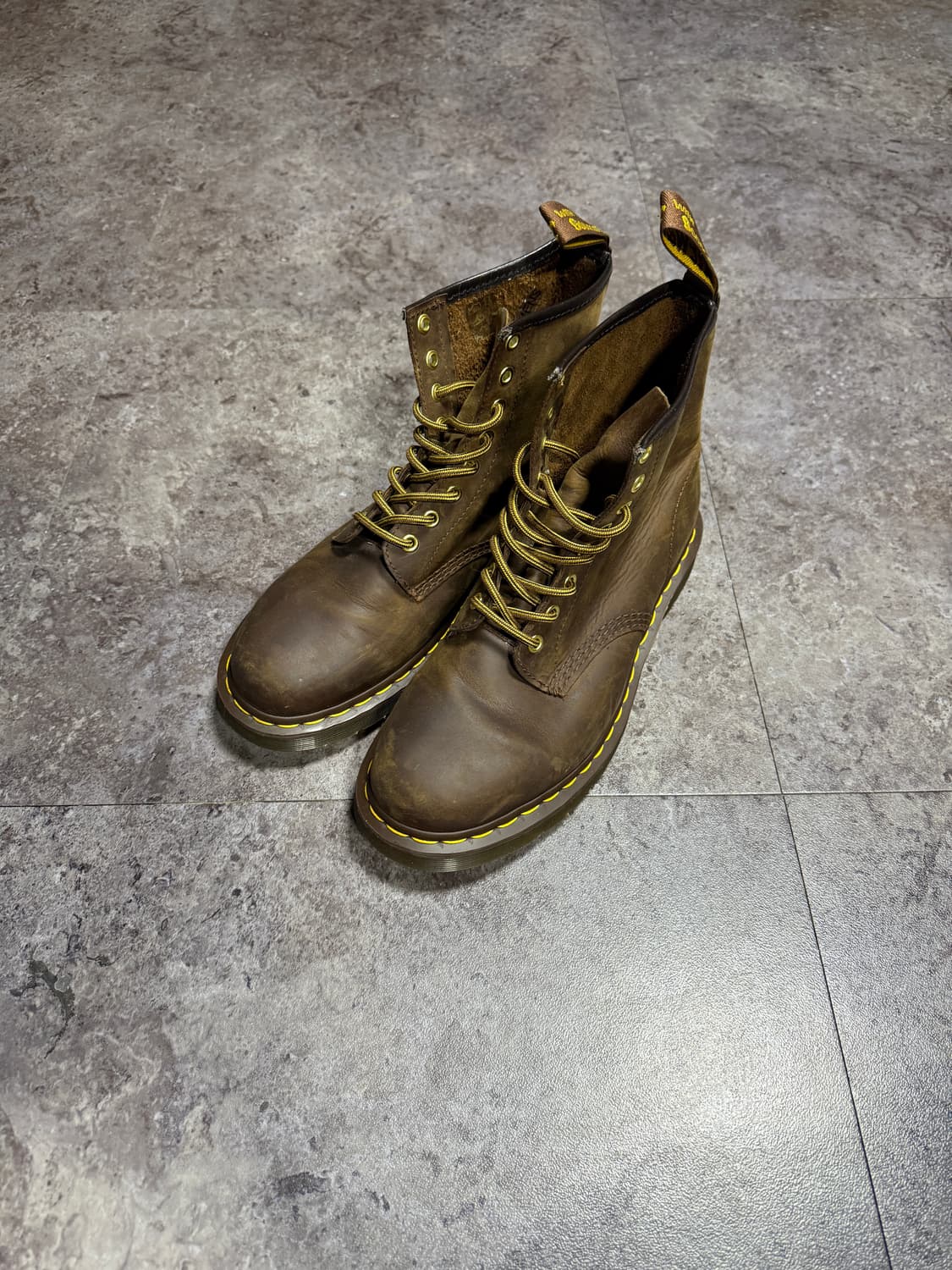 닥터마틴 1460 크레이지홀스 270 상품이미지1