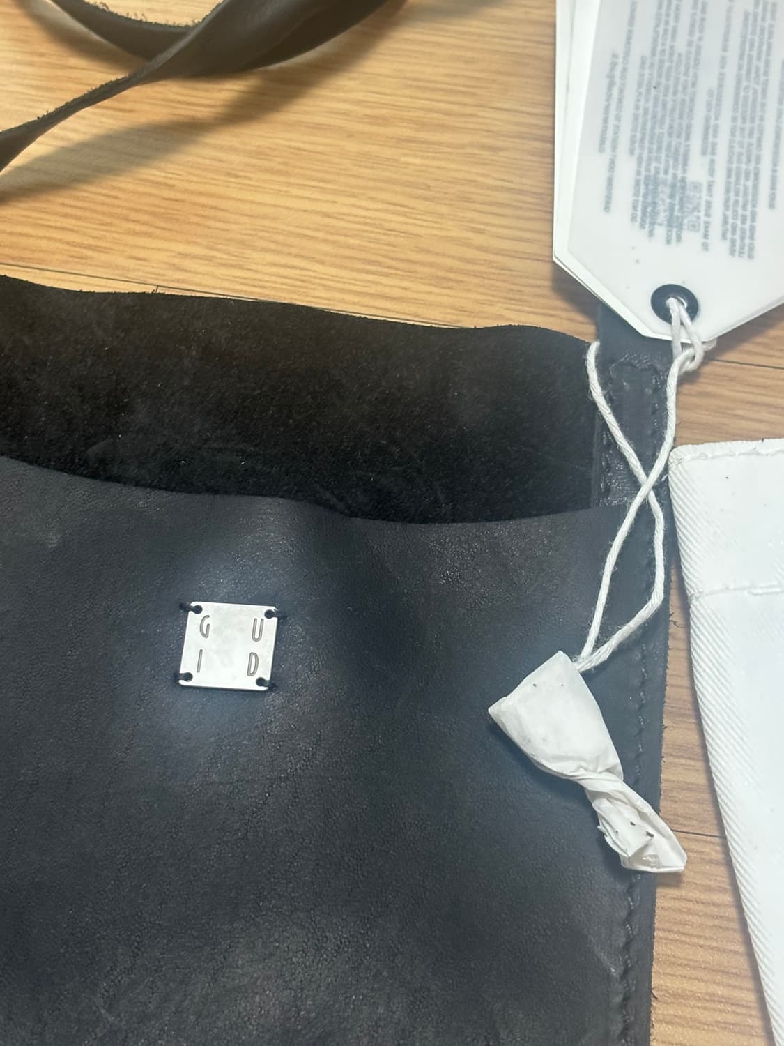 [새상품] 구이디 말가죽 패스포트 크로스백 상품이미지7