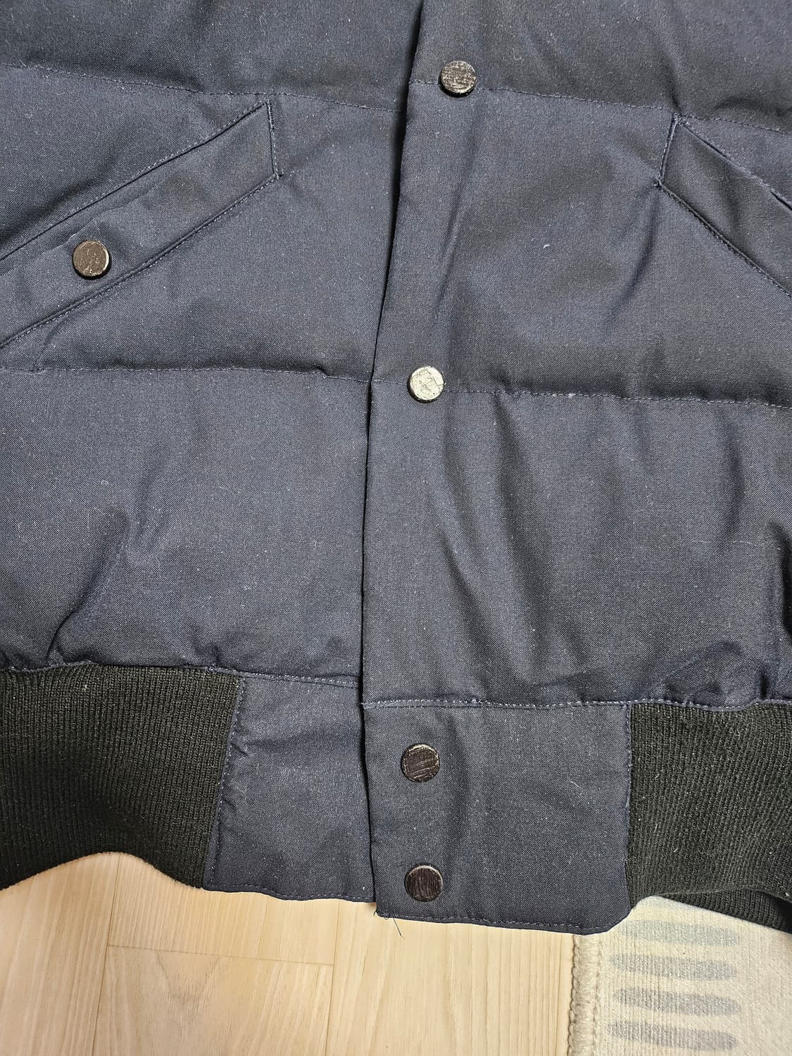 산드로 네이비 가죽 포켓 패딩 상품이미지4