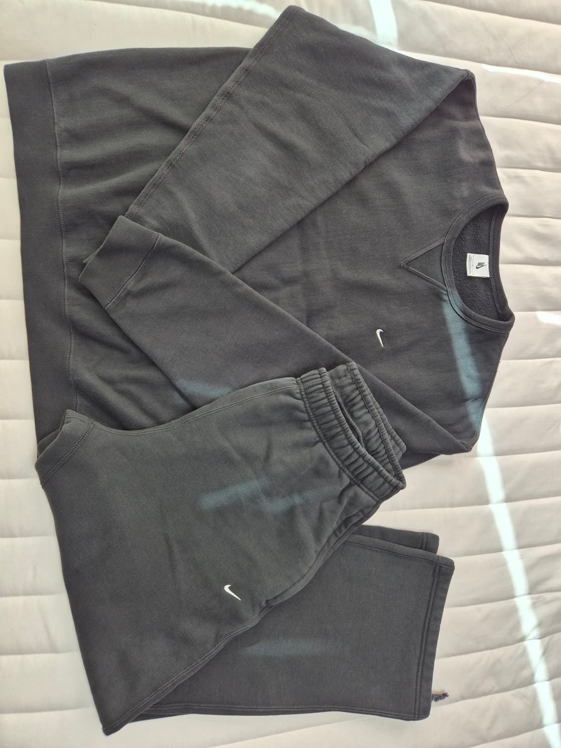 나이키 솔로 스우시 플리스 셋업 (크루티셔츠 오픈헴팬츠) 블랙 L 상품이미지4