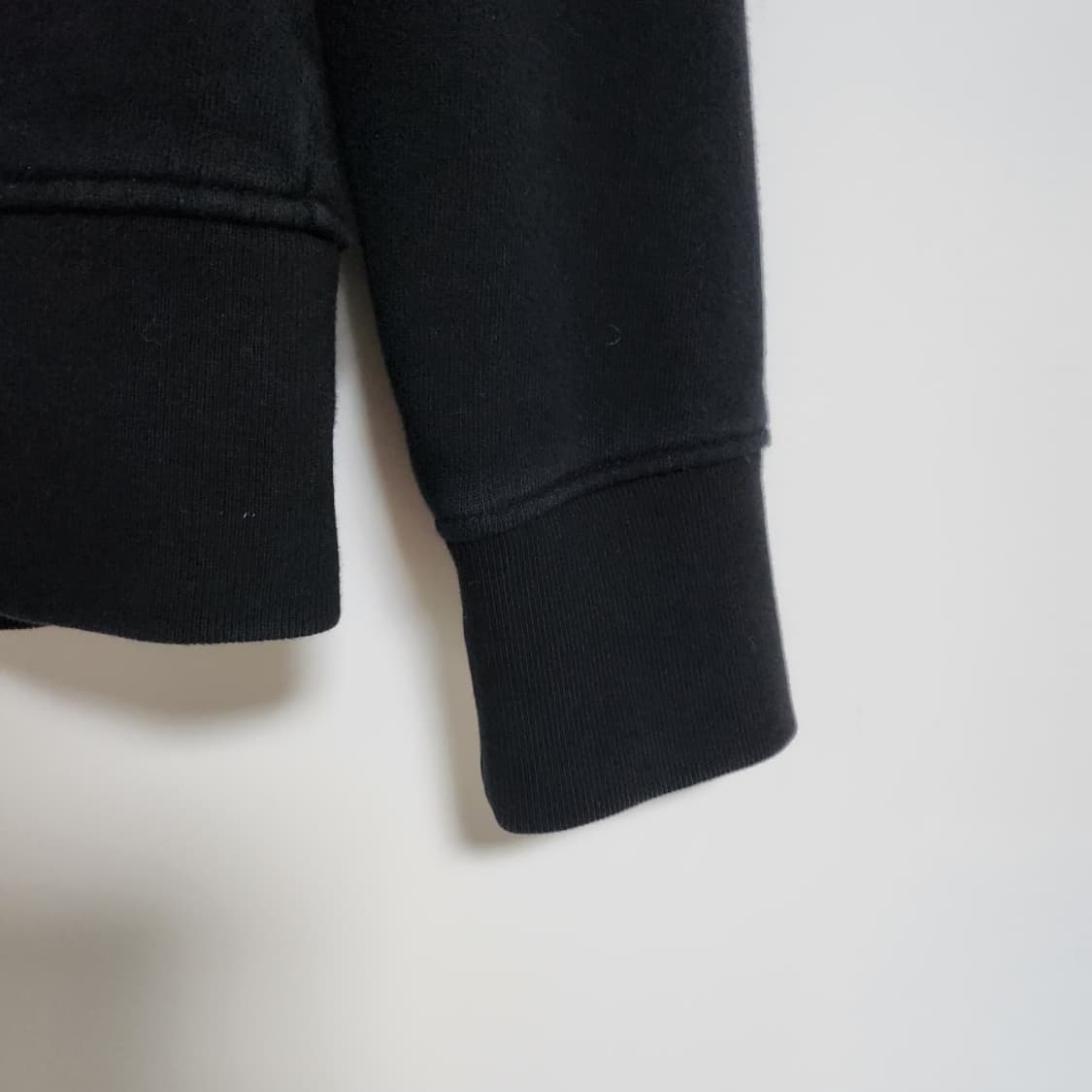 [M] 아미 블랙 문라이트 울프 맨투맨 H16J003 상품이미지5