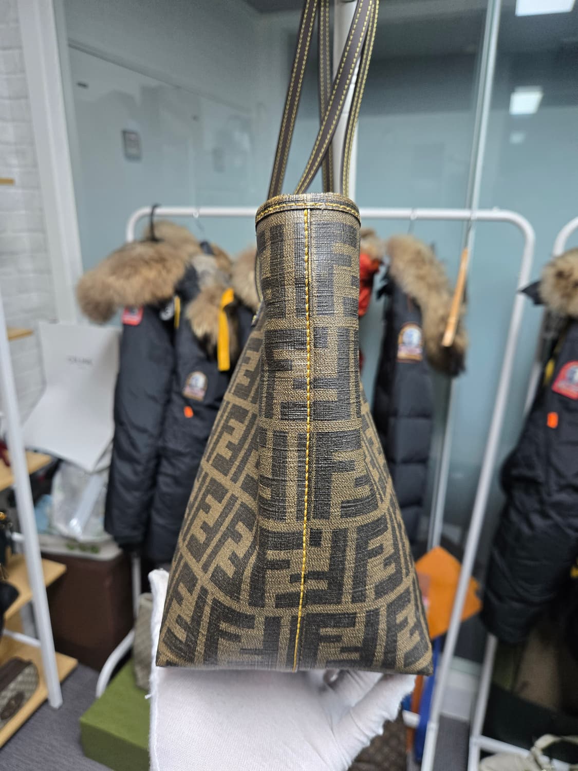 [특가][정품] 펜디 쇼퍼백 토트백 상품이미지3