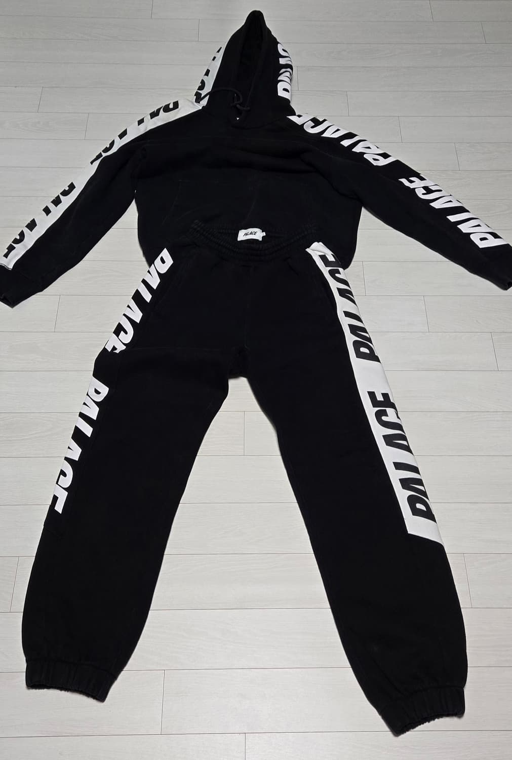 팔라스 라지업 Palace 블랙 트레이닝복 세트 상품이미지2