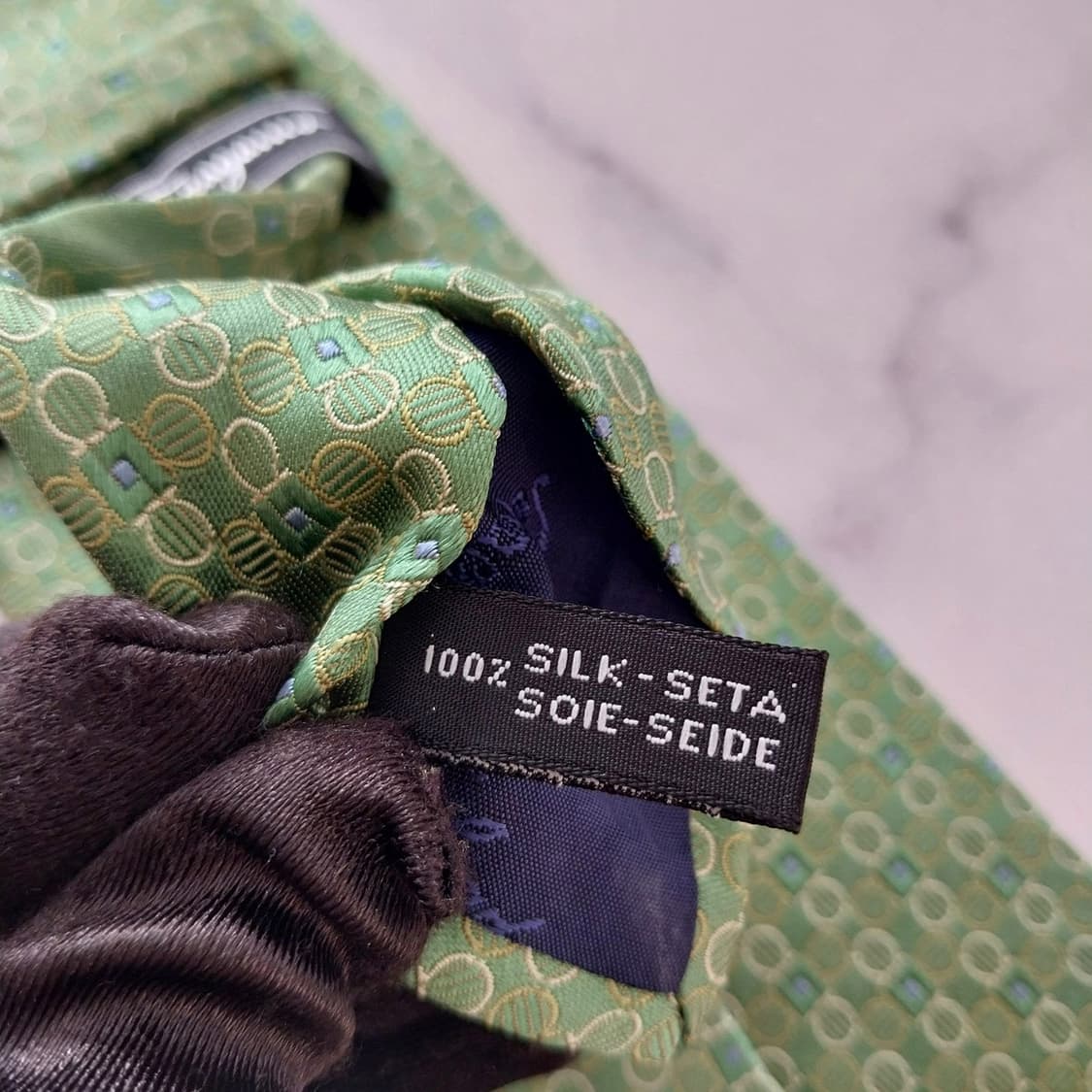 페라가모 실크 그린 간치니 패턴 넥타이 8.7cm A+등급 K1699
 상품이미지10