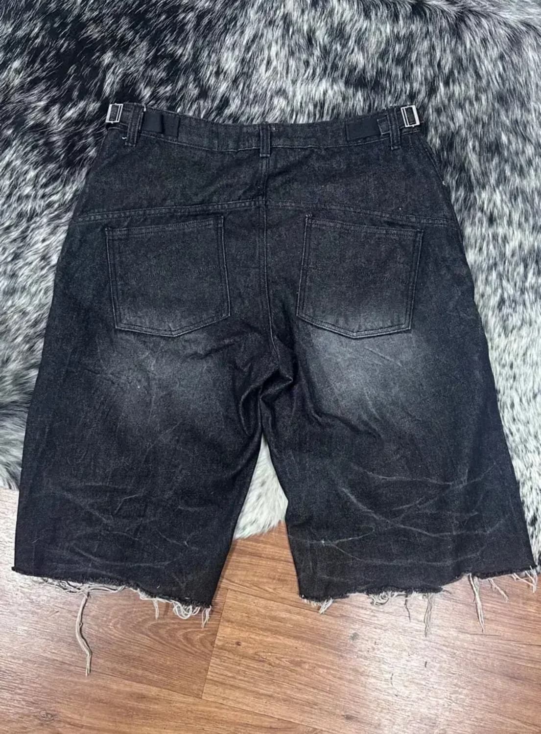 omo 오엠오 디스트레스드 데님 쇼츠 블랙 상품이미지3